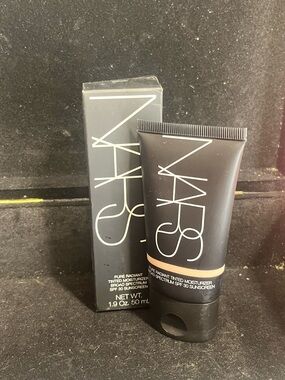 NARS Pure Radiant Tinted Moisturizer - Black Tube with Beige Shade Band
